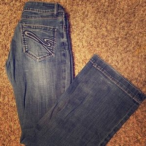 Wide legged jeans